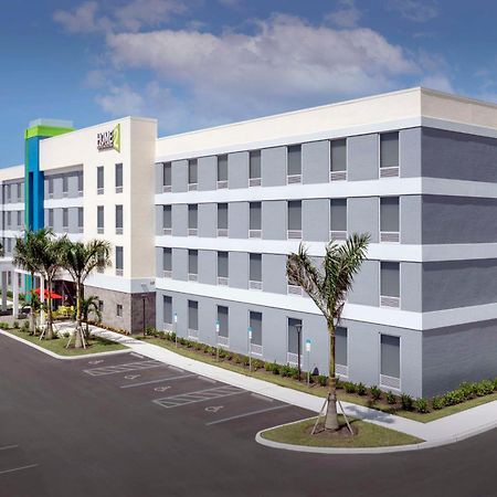 Home2 Suites By Hilton Fort Myers Airport Buitenkant foto